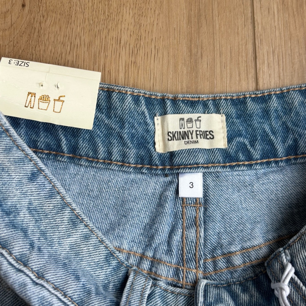 NWT Skinny Fries Super High Rise Wide Leg Jeans Size 3 - Picture 8 of 12
